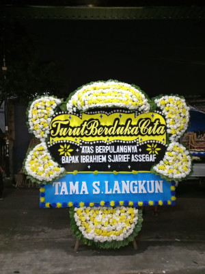 Papan Bunga Duka di Idi Timur